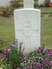 Auchonvillers Military Cemetery - Hughes, Frank