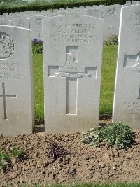 Bagneux British Cemetery Gezaincourt - Allen, W J