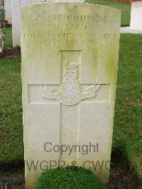Bagneux British Cemetery Gezaincourt - Allt, Rowland
