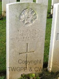 Bagneux British Cemetery Gezaincourt - Beardsley, V