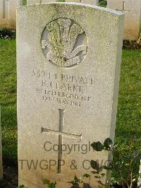 Bagneux British Cemetery Gezaincourt - Clarke, E