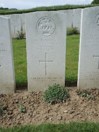 Bagneux British Cemetery Gezaincourt - Fenemore, E J