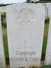 Bagneux British Cemetery Gezaincourt - Flynn, J