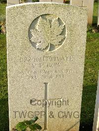 Bagneux British Cemetery Gezaincourt - Gow, V P