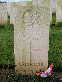 Bagneux British Cemetery Gezaincourt - MacPherson, A
