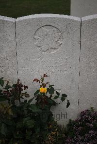 Vimy Communal Cemetery Farbus - Lyttle, Robert