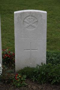 Nine Elms British Cemetery - Beaumont, Harold