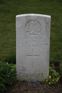 Nine Elms British Cemetery - Beggs, Leonard Charles