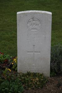 Nine Elms British Cemetery - Chalk, W