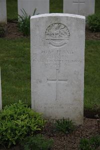 Nine Elms British Cemetery - Diston, L
