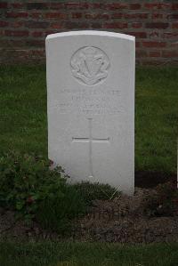 Nine Elms British Cemetery - Downes, J