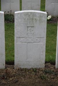 Nine Elms British Cemetery - Edwards, Walter Thomas