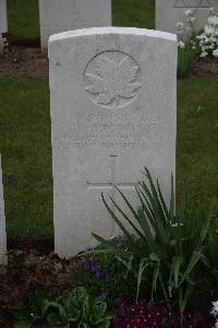 Nine Elms British Cemetery - Flinn, T