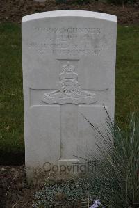 Nine Elms British Cemetery - Hewitt, Gerald
