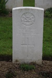 Nine Elms British Cemetery - Holdom, Edward Albert
