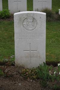 Nine Elms British Cemetery - Holland, R
