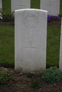 Nine Elms British Cemetery - Holloway, F