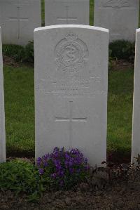 Nine Elms British Cemetery - Howard, T