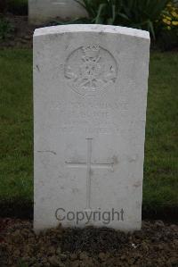 Nine Elms British Cemetery - Howie, J
