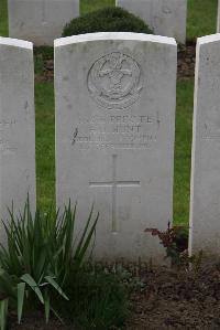 Nine Elms British Cemetery - Hunt, H J