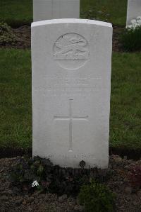 Nine Elms British Cemetery - Jewell, J
