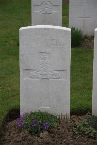 Nine Elms British Cemetery - Jones, W