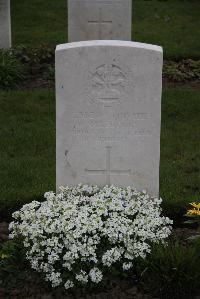 Nine Elms British Cemetery - Maddocks, William