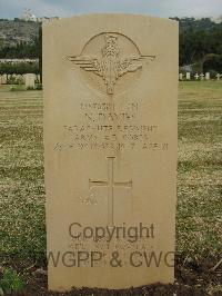 Khayat Beach War Cemetery - Davies, N