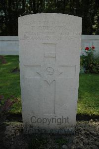 Hyde Park Corner (Royal Berks) Cemetery - Berrows, Thomas