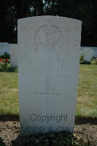 Hyde Park Corner (Royal Berks) Cemetery - Buckley, W