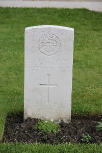 Hyde Park Corner (Royal Berks) Cemetery - Green, F H