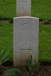 Authuile Military Cemetery - Archer, J G