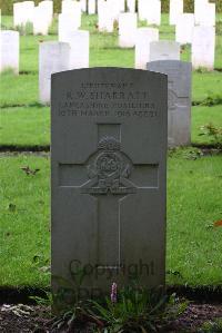 Authuile Military Cemetery - Sharratt, Robert Weetman