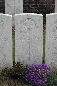 Bray Hill British Cemetery, Bray-Sur-Somme - McKay, Angus