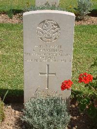 Massicault War Cemetery - Handshaw, Edward