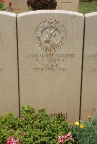 Medjez-El-Bab War Cemetery - Brown, R F