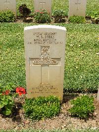 Medjez-El-Bab War Cemetery - Deeks, William R.
