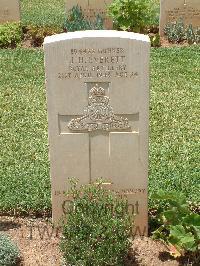 Medjez-El-Bab War Cemetery - Everett, John Huskisson