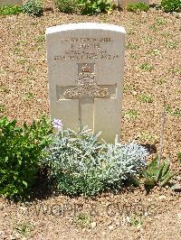 Medjez-El-Bab War Cemetery - Foster, Frederick