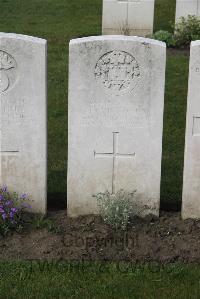 Chocques Military Cemetery - Jones, Frank