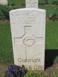 Coriano Ridge War Cemetery - Allen, Keith Raymond