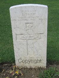 Coriano Ridge War Cemetery - Currie, James