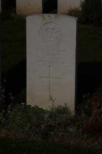 St. Souplet British Cemetery - Hart, E