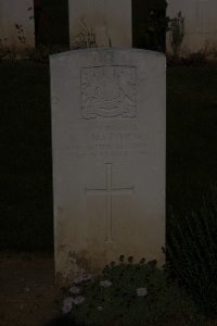St. Souplet British Cemetery - Matthews, Robert James