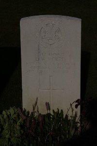 St. Souplet British Cemetery - Morris, E W