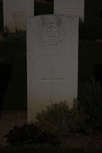 St. Souplet British Cemetery - Neill, R