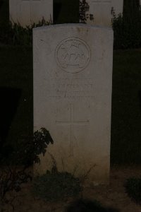 St. Souplet British Cemetery - Oliphant, J