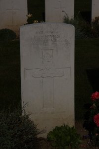 St. Souplet British Cemetery - Renwick, R
