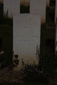 St. Souplet British Cemetery - Roney, W