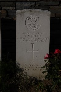 St. Souplet British Cemetery - Settle, J
